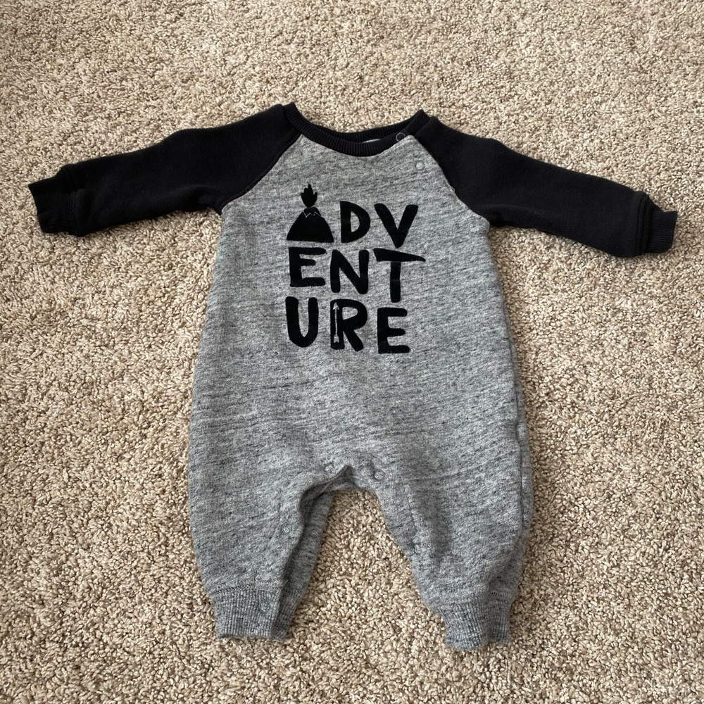 Gymboree baby boy long sleeve black gray onesie one piece outfit 0-3 months